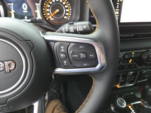 Used 2024 Jeep Wrangler Unlimited Sahara w/ Technology Group AWD/4WD image 10