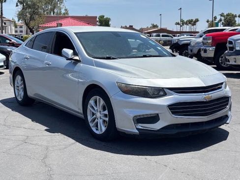 Used 2017 Chevrolet Malibu LT FWD image 1