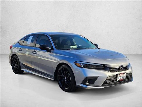 Used 2023 Honda Civic Sport image 3