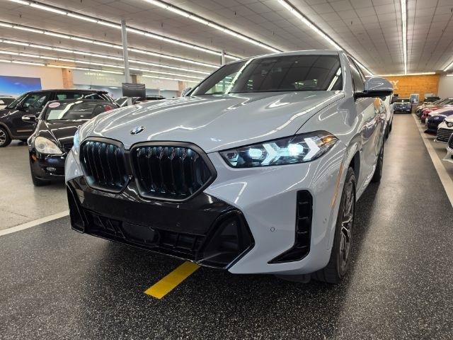 Used 2024 BMW X6 xDrive40i w/ Premium Package AWD/4WD image 2