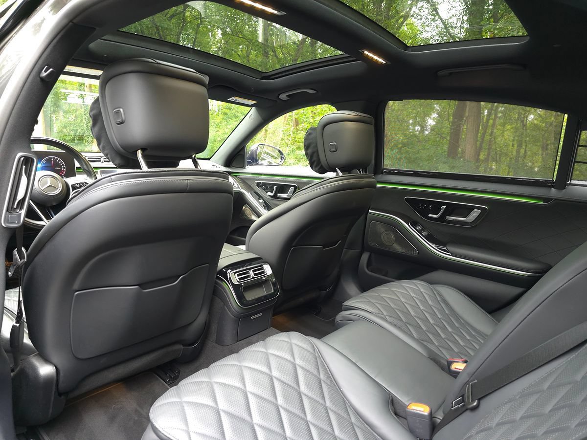 Used 2023 Mercedes-Benz S 580e 4MATIC Sedan w/ Warmth & Comfort Package image 13