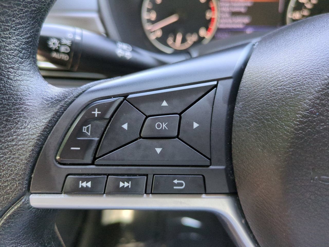 Used 2025 Nissan Altima 2.5 SV FWD image 22