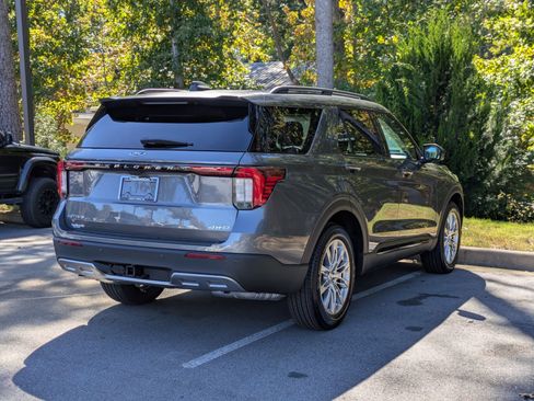 New 2026 Ford Explorer Active w/ Active Comfort Package image 3