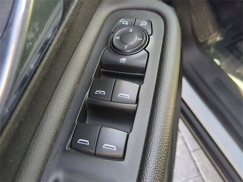 Used 2021 GMC Terrain SLT w/ Elevation Edition image 18