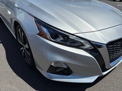 Used 2019 Nissan Altima 2.0 Platinum FWD image 6