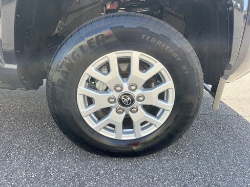 Certified 2025 Toyota Tacoma SR5 image 29