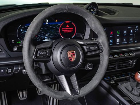 Certified 2025 Porsche 911 Carrera T RWD image 22