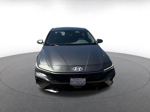 Used 2025 Hyundai Elantra SEL FWD image 4