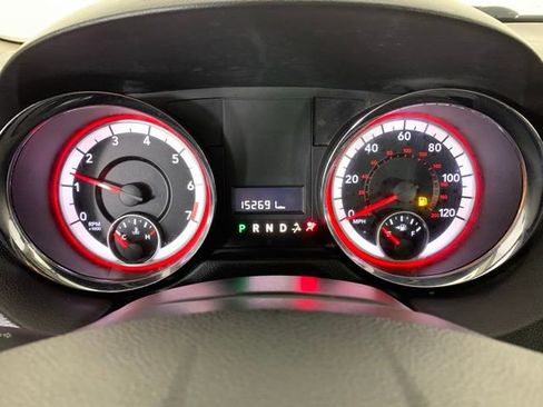 Used 2016 Dodge Grand Caravan SXT image 17