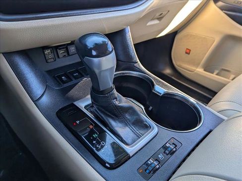 Used 2019 Toyota Highlander Limited image 11