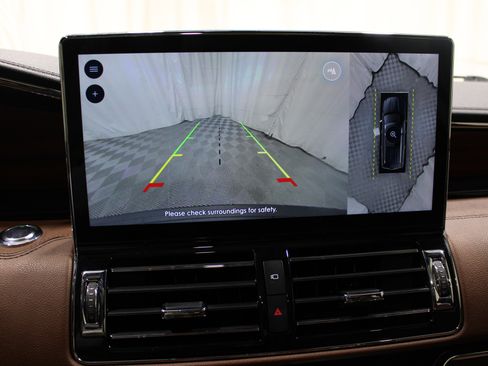 Used 2024 Lincoln Navigator Reserve image 15