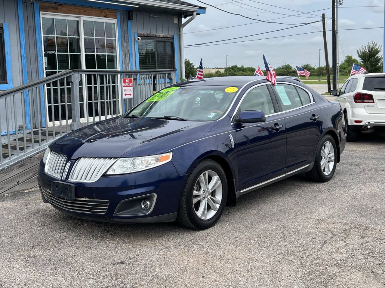 Used 2011 Lincoln MKS FWD image 2