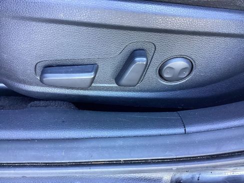 Used 2019 Kia Cadenza Technology image 15