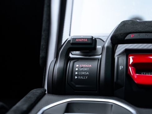 Used 2023 Lamborghini Urus Performante image 37