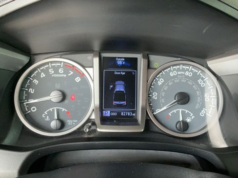 Used 2020 Toyota Tacoma Limited AWD/4WD image 14