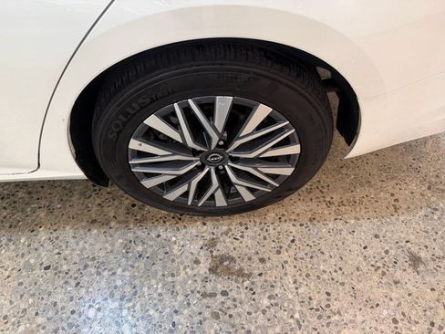 Used 2025 Nissan Altima 2.5 SV FWD image 29