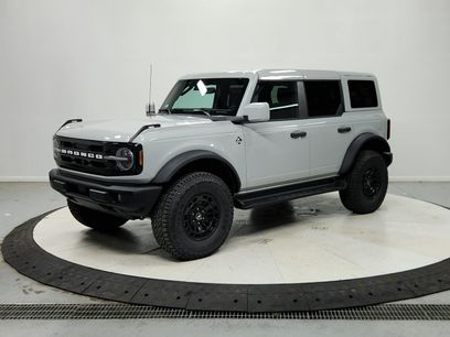 New 2026 Ford Bronco Outer Banks w/ Sasquatch Package