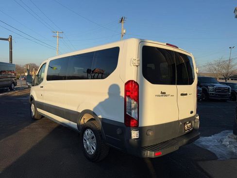 Used 2017 Ford Transit 350 XLT image 3