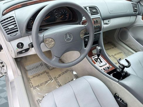 Used 2002 Mercedes-Benz CLK 320 Coupe image 4