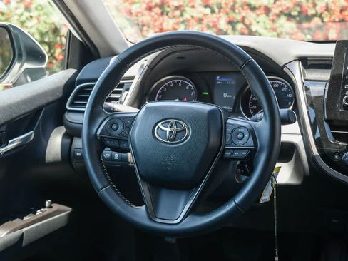 Used 2024 Toyota Camry SE FWD image 12