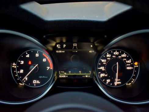 Used 2018 Alfa Romeo Stelvio Ti Sport image 12