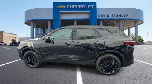 New 2026 Chevrolet Blazer LT w/ LPO, Black Sport Package FWD image 5
