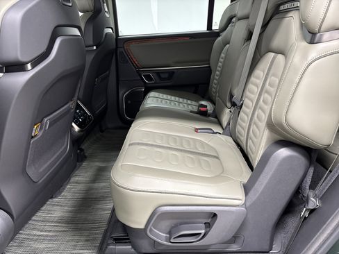 Used 2024 Rivian R1S Adventure AWD/4WD image 21