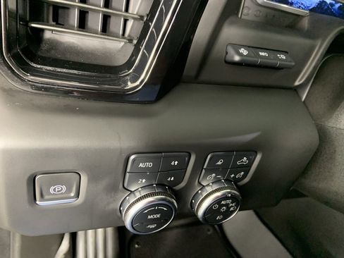 Used 2024 GMC Sierra 2500 AT4 w/ AT4 Premium Plus Package image 33