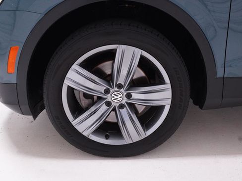 Used 2020 Volkswagen Tiguan SEL FWD image 12