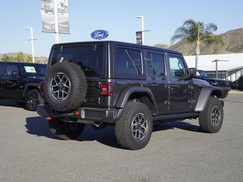 Used 2024 Jeep Wrangler Unlimited Rubicon w/ Technology Group image 4