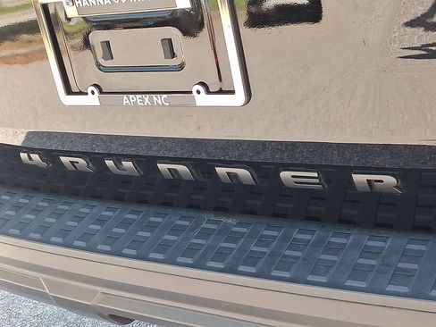 Used 2025 Toyota 4Runner SR5 image 32