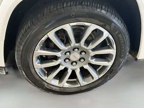 Used 2023 GMC Acadia Denali w/ Denali Ultimate Package AWD/4WD image 33
