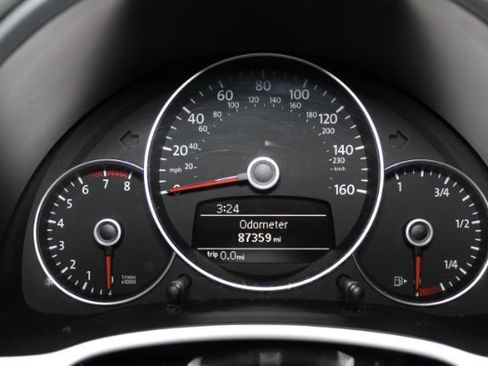 Used 2012 Volkswagen Beetle 2.0T FWD image 20