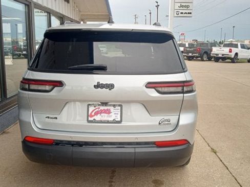 Used 2023 Jeep Grand Cherokee L Laredo AWD/4WD image 30
