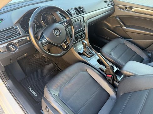 Used 2016 Volkswagen Passat 1.8T SE FWD image 9