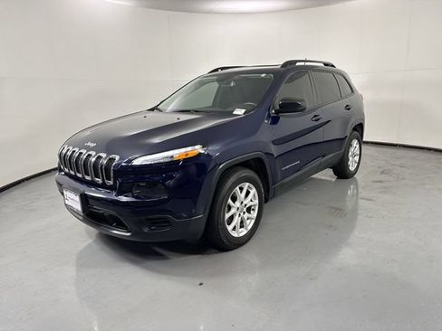 Used 2016 Jeep Cherokee Sport w/ Cold Weather Group AWD/4WD image 2