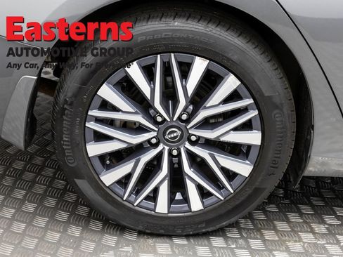 Used 2023 Nissan Altima 2.5 SV w/ SV Premium Package FWD image 31