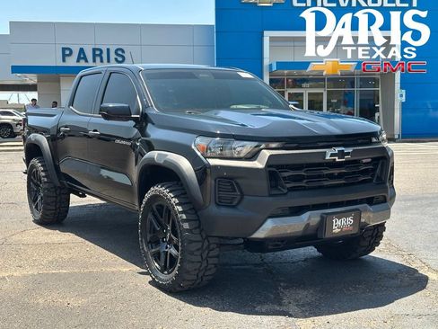 Used 2023 Chevrolet Colorado Trail Boss w/ Technology Package AWD/4WD image 1