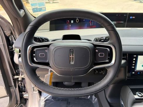 New 2026 Lincoln Navigator Reserve AWD/4WD image 27