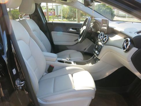 Used 2020 Mercedes-Benz GLA 250 4MATIC image 14