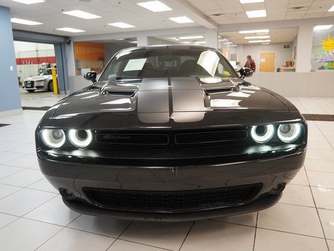 Used 2019 Dodge Challenger SXT w/ Driver Convenience Group image 14