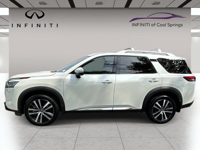 Used 2024 Nissan Pathfinder Platinum w/ Cargo Package AWD/4WD image 4