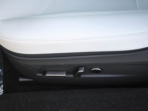 Used 2025 Tesla Model 3 Long Range image 22