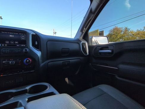Used 2021 Chevrolet Silverado 1500 LT image 3