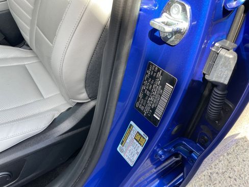 Used 2025 Hyundai Elantra Limited image 31