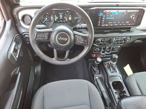 Certified 2024 Jeep Wrangler Unlimited AWD/4WD image 11