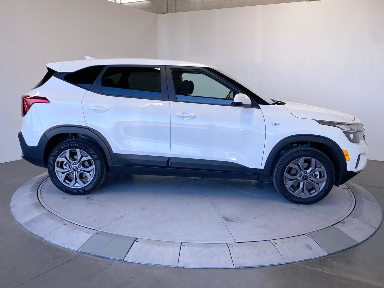 Certified 2026 Kia Seltos LX AWD/4WD image 6