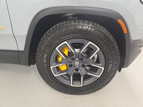 Used 2022 Rivian R1T Launch Edition AWD/4WD image 11