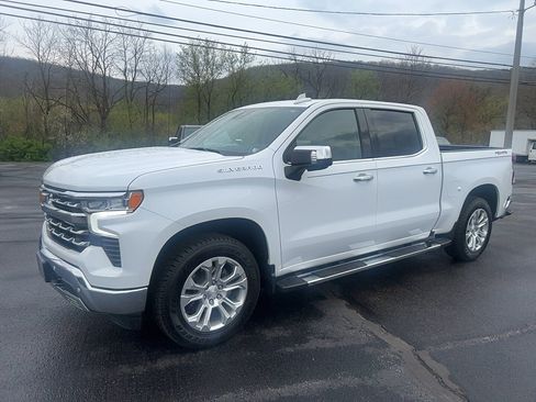 Used 2023 Chevrolet Silverado 1500 LTZ AWD/4WD image 3
