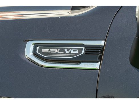 Used 2025 GMC Sierra 1500 SLT AWD/4WD image 18